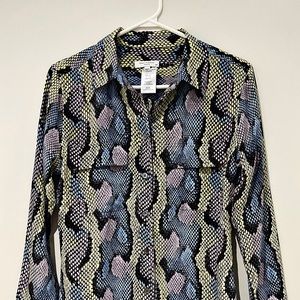 ÉQUIPEMENT silk shirt snake pattern size small.